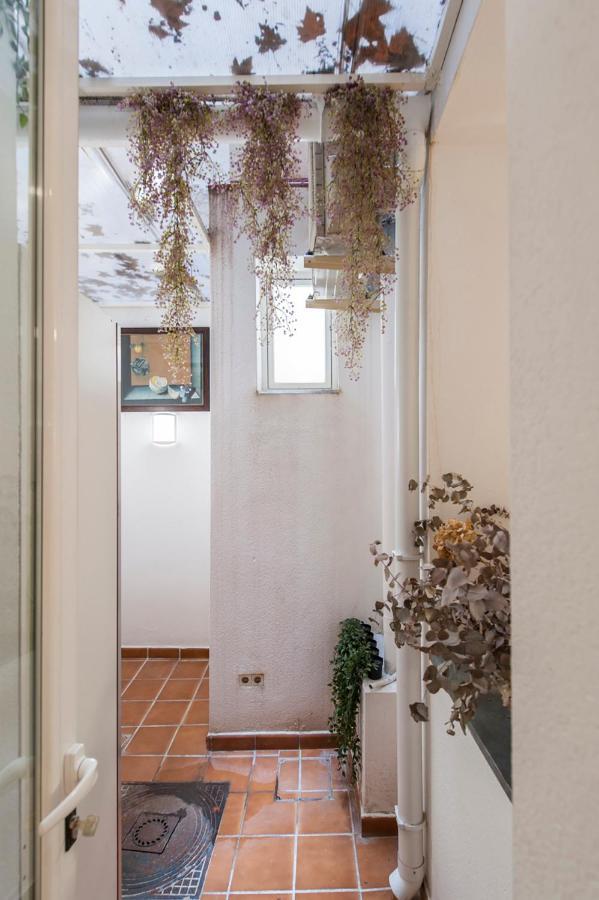 Palace Apartment - Palacio Real Balcony Мадрид Екстериор снимка